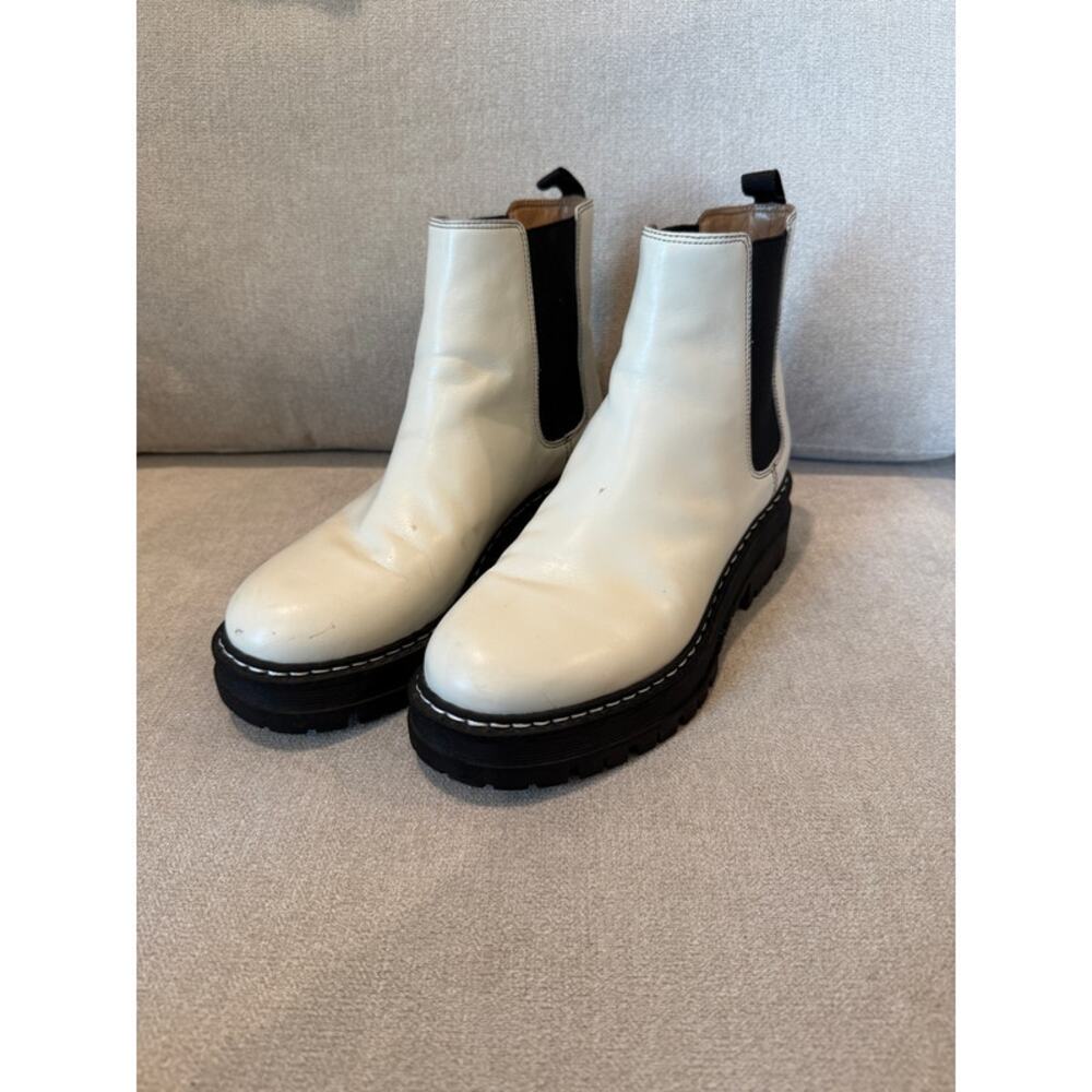 Marc Fisher Boots‎ Women White Leather Chelsea Ankle Lug Sole Pull On Size 7